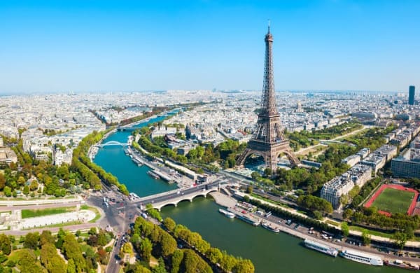 Vue panoramique de Paris, destination d’installation avec Grospiron