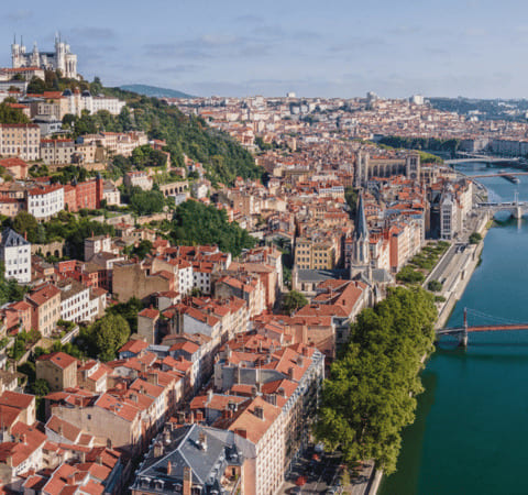 Vue de Lyon avec le Rhône, service de garde-meubles local proposé par Grospiron