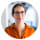 Portrait professionnel d’une conseillère, représentant le service personnalisé de Grospiron