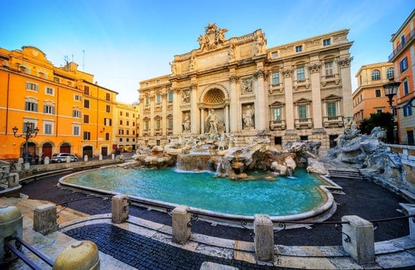 Fontaine de Trevi à Rome, icône de la dolce vita, s'expatrier en Italie avec Grospiron