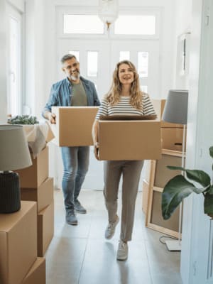 Couple installé avec Grospiron après un service de mobilité et déménagement international
